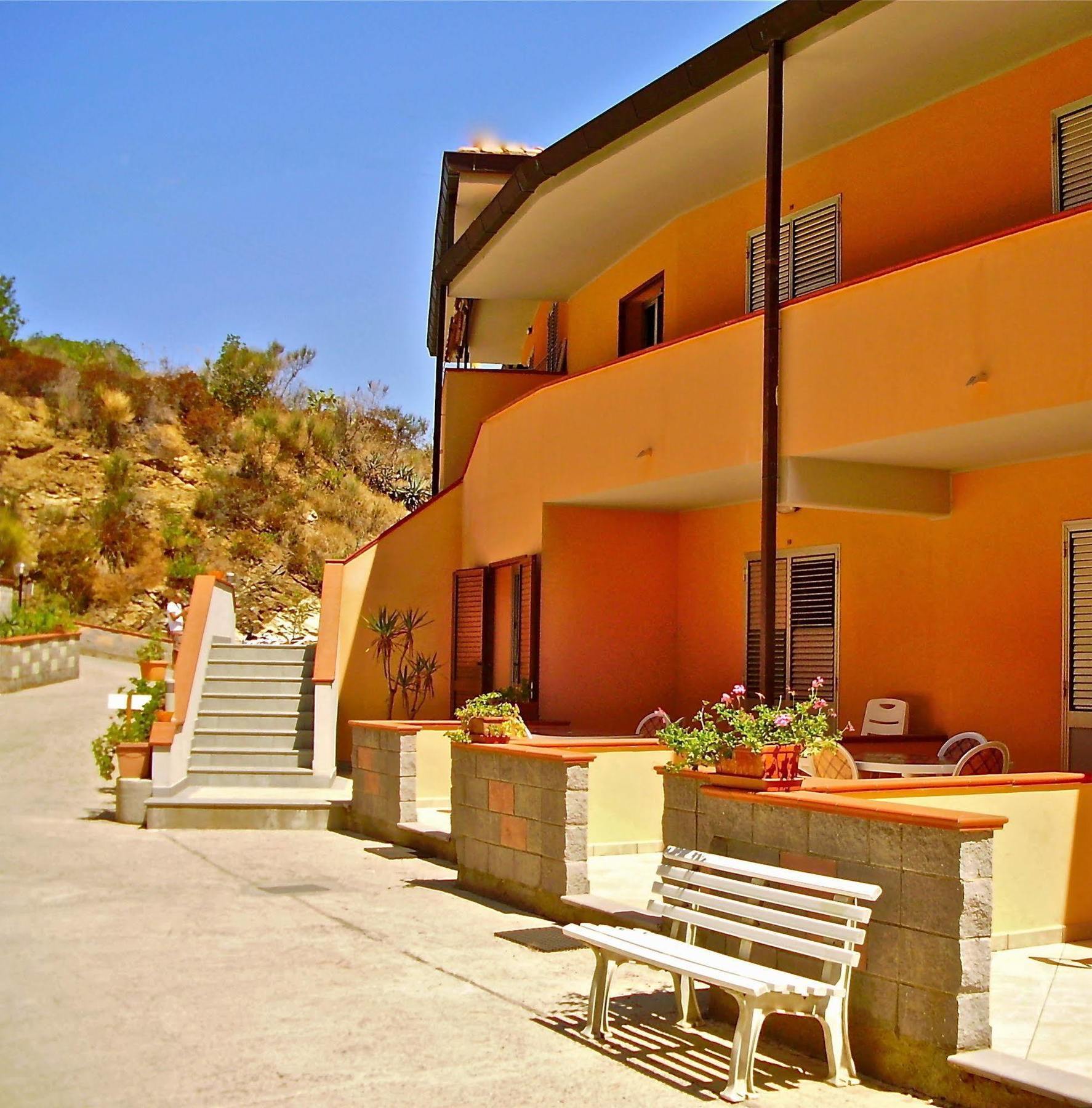 Residence Reale Porto Azzurro Εξωτερικό φωτογραφία